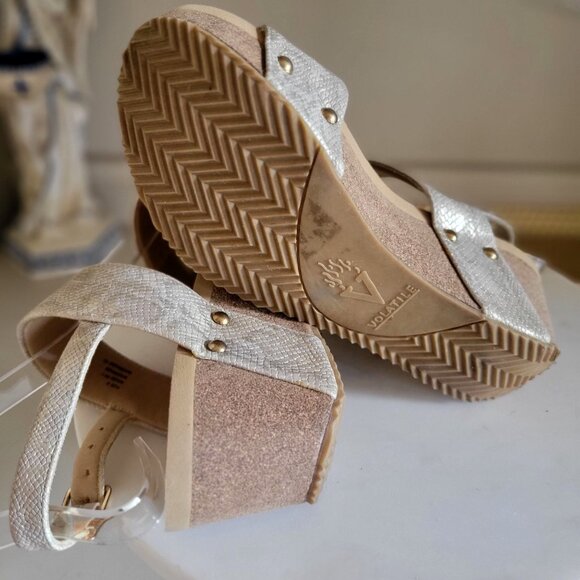 Volatile Wedges Metallic Platform Sandals US SZ 6 - Picture 6 of 8